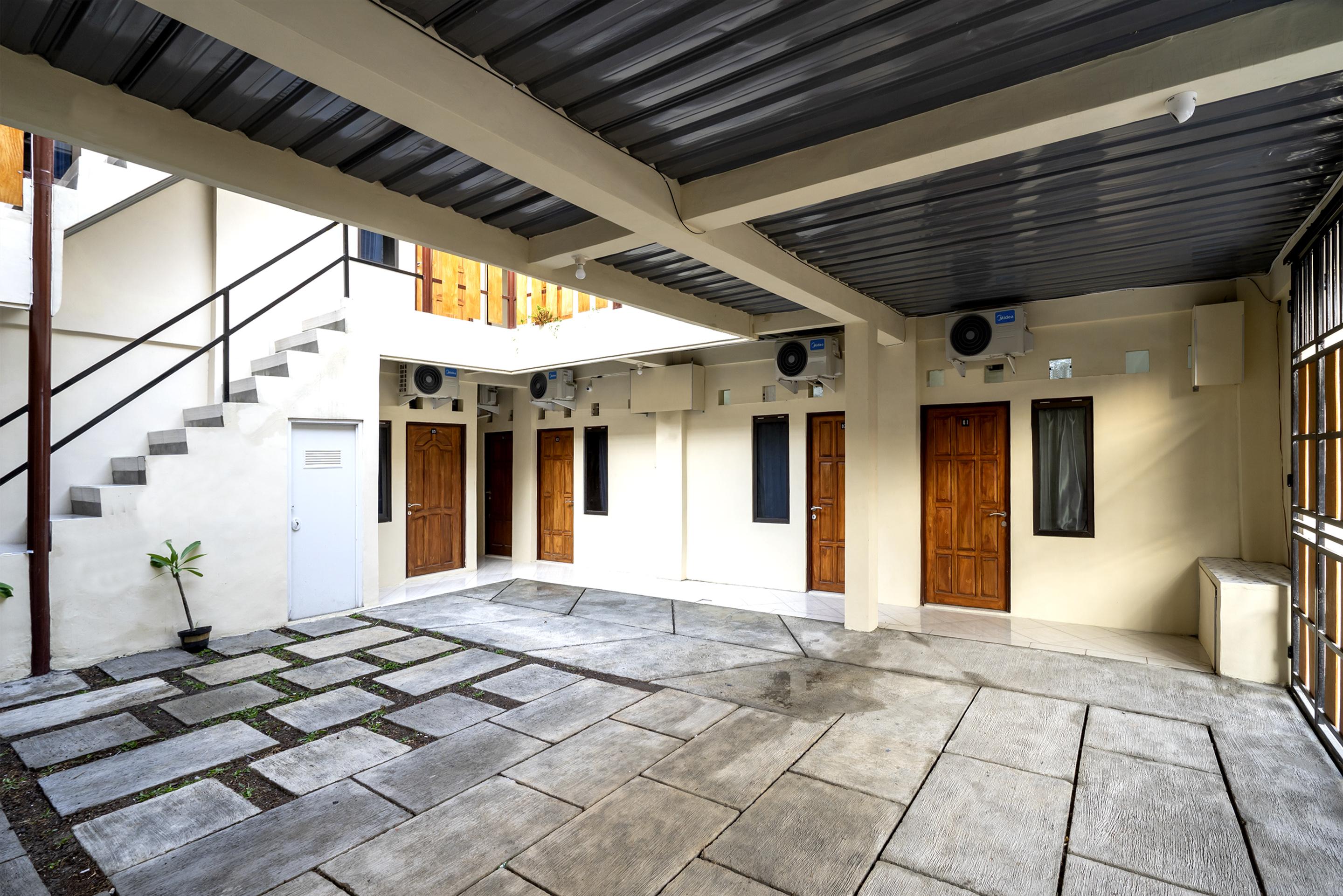 Oyo 2098 Homestay Kk Ngaglik Bagian luar foto