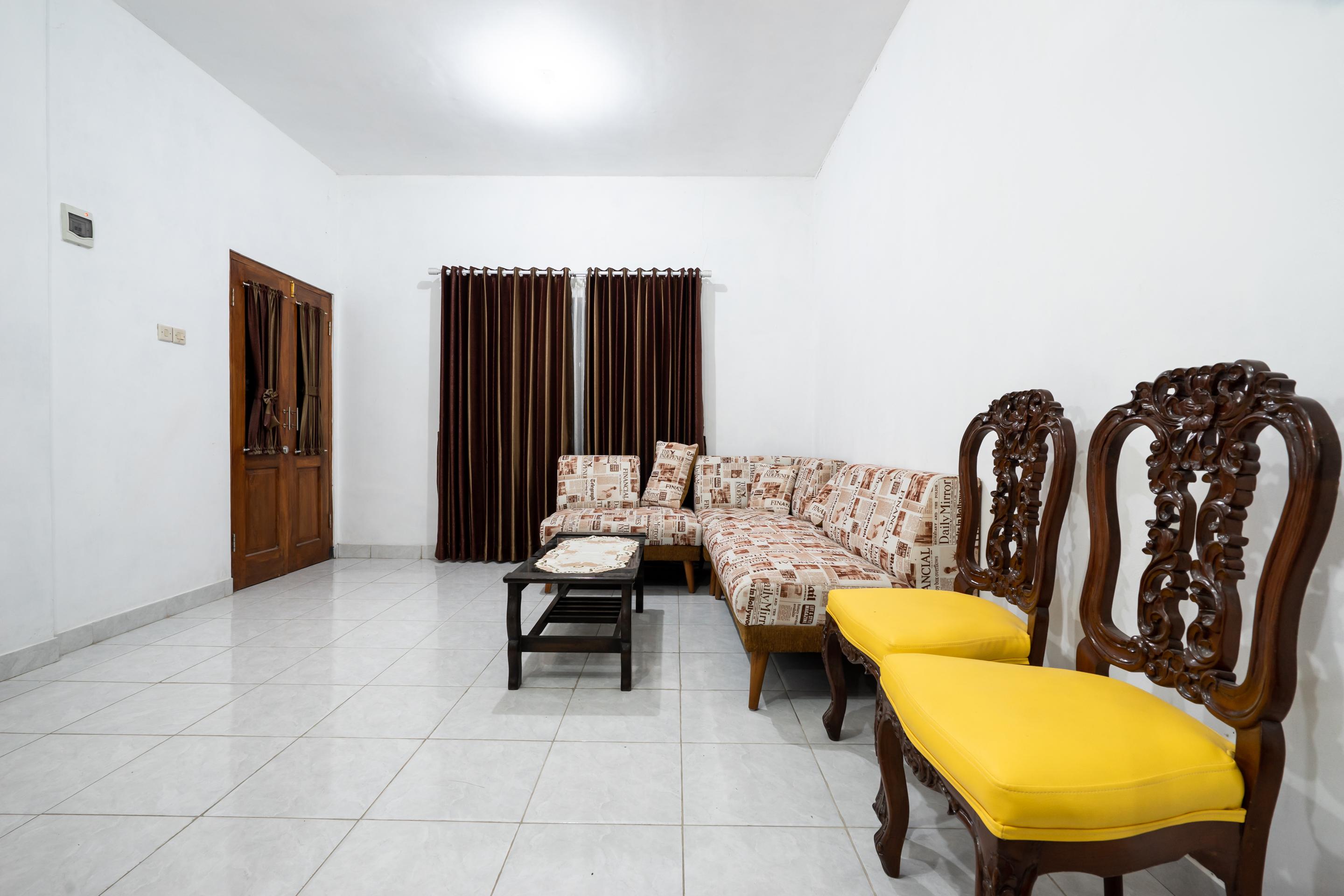 Oyo 2098 Homestay Kk Ngaglik Bagian luar foto